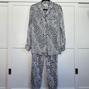 Hemant & Nandita, black white animal too/pant set. Small.